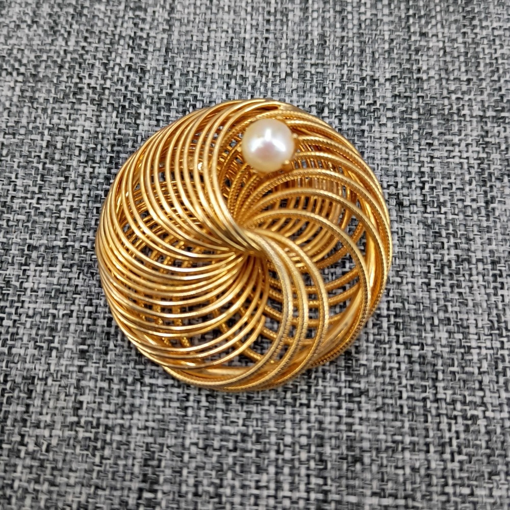 Vintage Infinity Swirl Round Gold Tone Brooch with Faux Pearl Accent Retro Chic